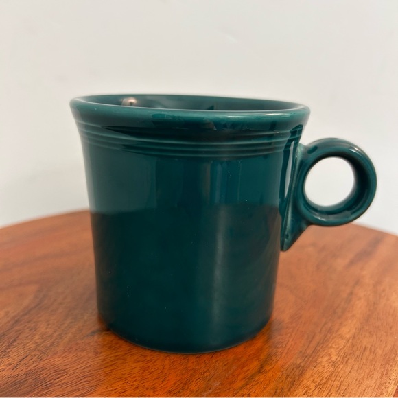 2 Fiesta Circle Handle Mugs, light green and dark Jade - Picture 3 of 12